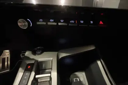 Photo 20 Peugeot 308  SW Hybrid 145 e-DCS6