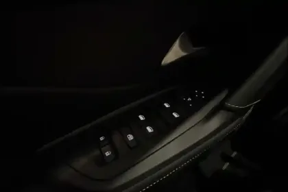 Photo 19 Peugeot 308  SW Hybrid 145 e-DCS6