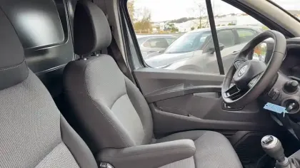 Photo 30 Nissan Primastar  FOURGON L1H1 2T8 2.0 DCI 130 S/S BVM