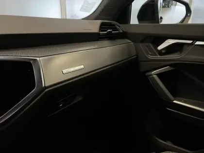 Photo 27 Audi Q3  45 TFSIe 245 ch S tronic 6