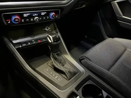 Photo 15 Audi Q3  45 TFSIe 245 ch S tronic 6