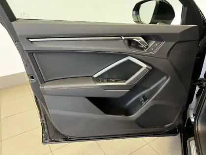 Photo 8 Audi Q3  45 TFSIe 245 ch S tronic 6