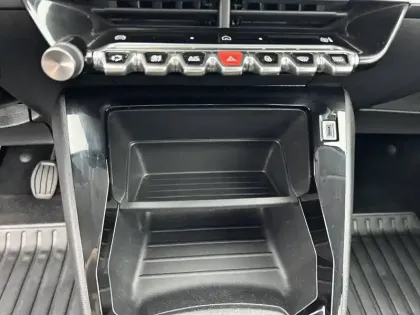 Photo 22 Peugeot 208  PureTech 100 S&S BVM6