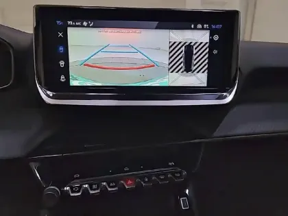 Photo 50 Peugeot 208  Hybrid 110 e-DCS6