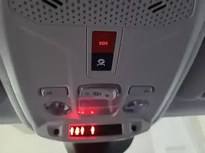 Photo 25 Peugeot 208  Hybrid 110 e-DCS6