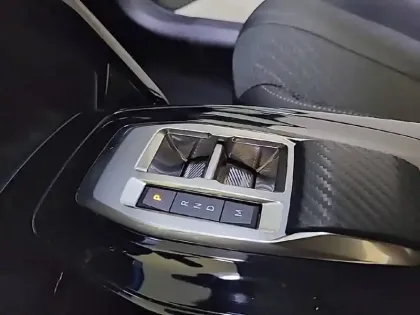 Photo 13 Peugeot 208  Hybrid 110 e-DCS6