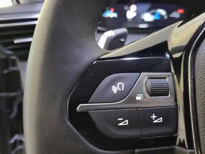 Photo 58 Peugeot 208  Hybrid 110 e-DCS6