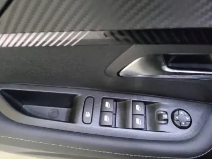 Photo 60 Peugeot 208  Hybrid 110 e-DCS6