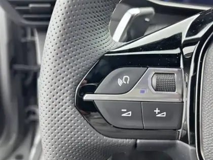 Photo 40 Peugeot 2008  Hybrid 145 e-DCS6