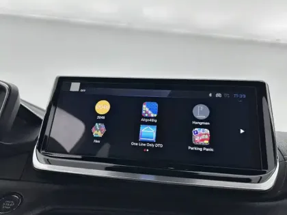 Photo 45 Peugeot 2008  Hybrid 145 e-DCS6