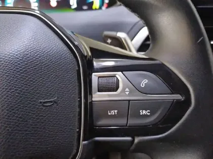 Photo 100 Peugeot 3008  Hybrid 225 e-EAT8