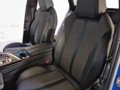 Photo 82 Peugeot 3008  Hybrid 225 e-EAT8