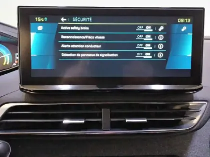 Photo 93 Peugeot 3008  Hybrid 225 e-EAT8