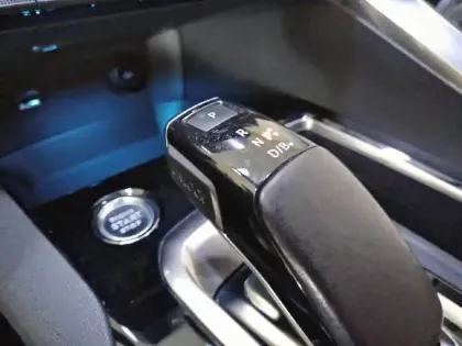 Photo 85 Peugeot 3008  Hybrid 225 e-EAT8