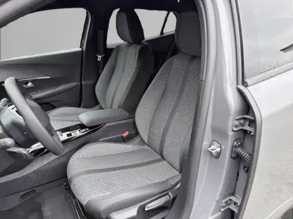 Photo 10 Peugeot 2008  Hybrid 145 e-DCS6
