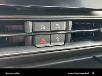 Photo 101 Jeep Avenger  1.2 Turbo T3 100 ch