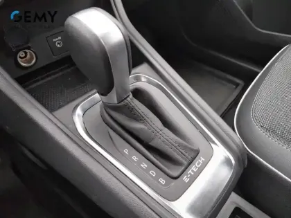 Photo 84 Renault Captur  E-Tech hybride rechargeable 160