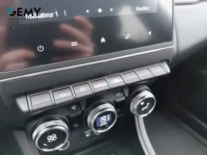 Photo 52 Renault Captur  E-Tech hybride rechargeable 160