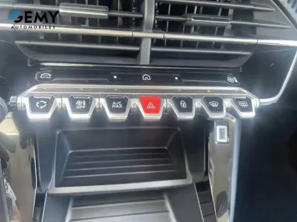 Photo 17 Peugeot 208  Hybrid 110 e-DCS6