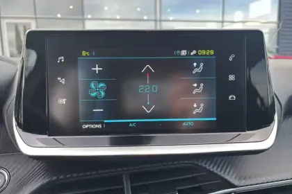 Photo 24 Peugeot 208  Electrique 50 kWh 136ch