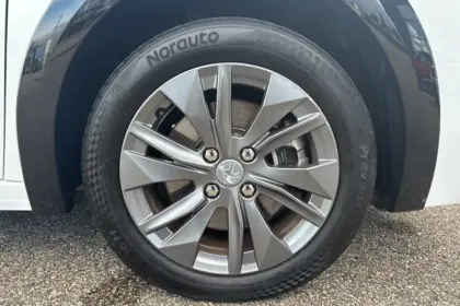 Photo 15 Peugeot 208  Electrique 50 kWh 136ch