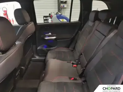 Photo 17 Mercedes GLB  200 d 8G-DCT