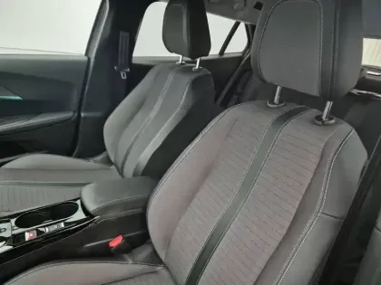 Photo 23 Peugeot 2008  PureTech 130 S&S EAT8