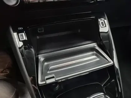 Photo 51 Peugeot 2008  PureTech 130 S&S EAT8