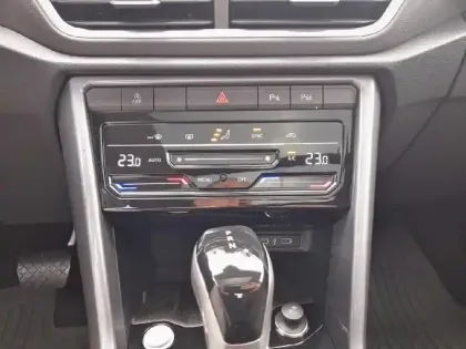 Photo 12 Volkswagen T-roc  1.5 TSI EVO2 150 Start/Stop DSG7 Style