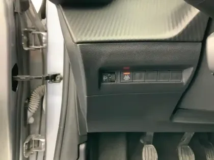 Photo 17 Peugeot 208  PureTech 100 S&S BVM6 Style