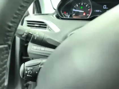 Photo 16 Peugeot 2008  BlueHDi 100ch S&S BVM5 Signature