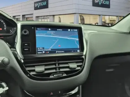 Photo 10 Peugeot 2008  BlueHDi 100ch S&S BVM5 Signature