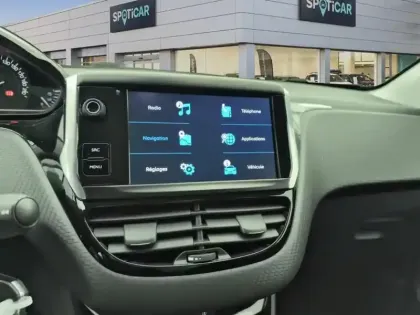 Photo 21 Peugeot 2008  BlueHDi 100ch S&S BVM5 Signature