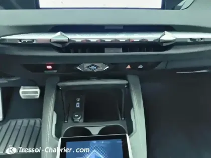 Photo 12 DS DS 4  Hybride E-Tense 225 EAT8 Performance Line+