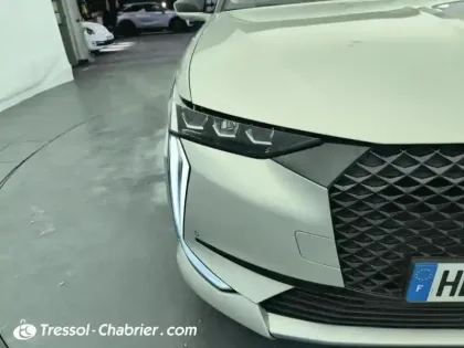 Photo 13 DS DS 4  Hybride E-Tense 225 EAT8 Performance Line+