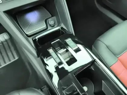 Photo 23 Citroën C4  PureTech 130 S&S EAT8 Shine Pack