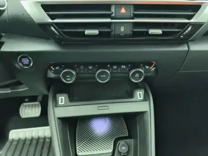 Photo 12 Citroën C4  PureTech 130 S&S EAT8 Shine Pack