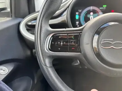 Photo 18 Fiat 500  e 95 ch Action