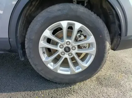 Photo 13 Ford Kuga 2.5 Duratec 180ch Hybrid FlexiFuel Titanium Powershift