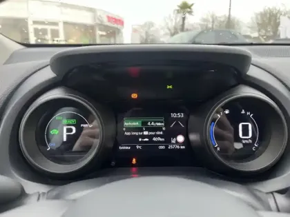 Photo 8 Toyota Yaris Hybride 116h Design