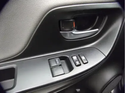 Photo 20 Toyota Yaris 70 VVT-i France