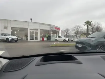 Photo 21 Toyota Yaris Hybrid Iconic 1.5 116 ch