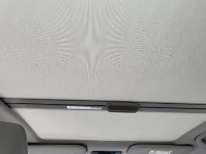 Photo 24 Toyota Yaris Hybrid Iconic 1.5 116 ch