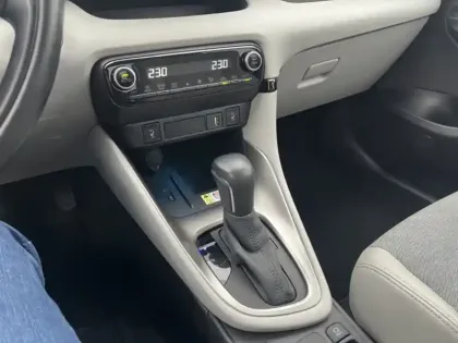 Photo 19 Toyota Yaris Hybrid Iconic 1.5 116 ch