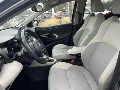 Photo 25 Toyota Yaris Hybrid Iconic 1.5 116 ch