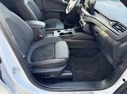 Photo 24 Ford Kuga 2.5 Duratec 180ch Hybrid FlexiFuel ST-Line X Powershift