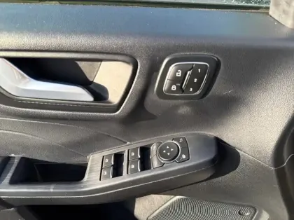 Photo 5 Ford Kuga 2.5 Duratec 180ch Hybrid FlexiFuel ST-Line X Powershift