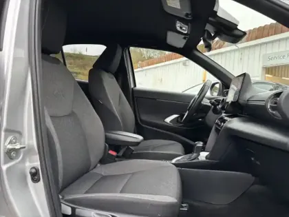 Photo 11 Toyota Yaris 1.5 HYBRID 116H DESIGN AWD AUTO