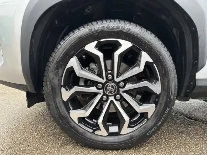 Photo 8 Toyota Yaris 1.5 HYBRID 116H DESIGN AWD AUTO