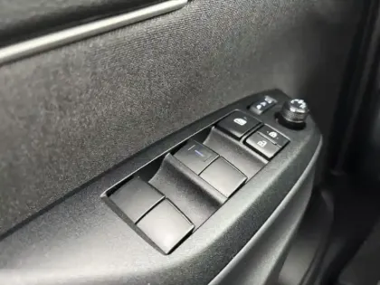 Photo 21 Toyota Yaris 1.5 HYBRID 116H DESIGN AWD AUTO